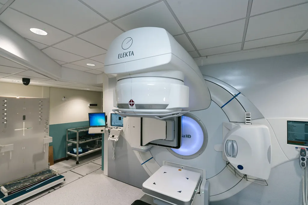 Radiation therapy room with a linear accelerator